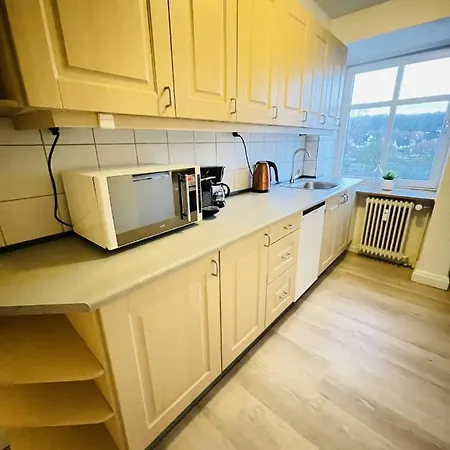 Aday - Modern 2 Bedroom Charming With Public Parking Apartment