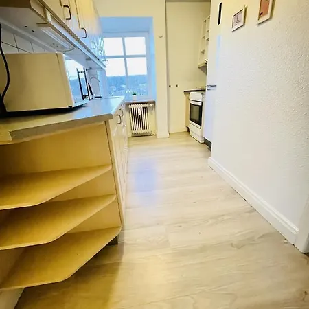 Apartment Aday - Modern 2 Bedroom Charming With Public Parking *
