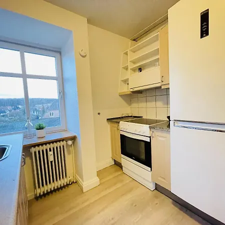 Aday - Modern 2 Bedroom Charming With Public Parking Apartment *