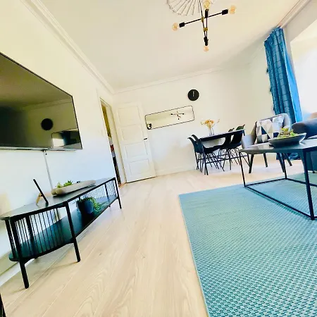 Aday - Modern 2 Bedroom Charming With Public Parking Apartment Aalborg