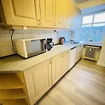 Aday - Modern 2 Bedroom Charming With Public Parking Apartament