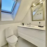 Aday - Modern 2 Bedroom Charming With Public Parking