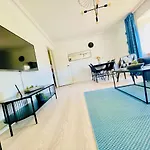 Aday - Modern 2 Bedroom Charming With Public Parking Apartamento Aalborg