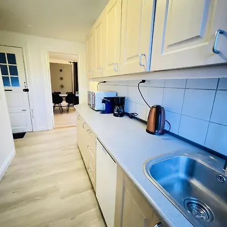 Aday - Modern 2 Bedroom Charming With Public Parking * Ольборг