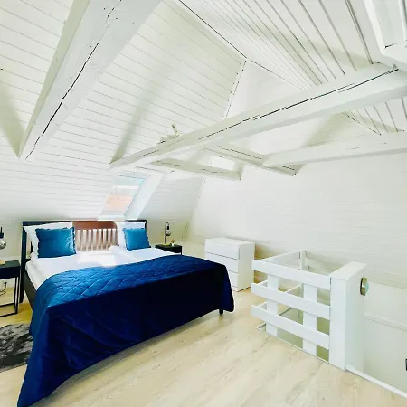 Aday - Modern 2 Bedroom Charming With Public Parking *