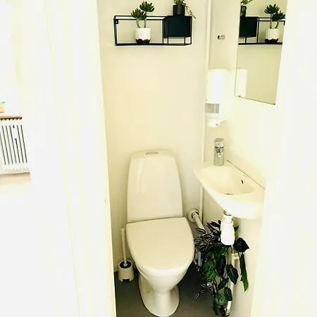 Aday - Modern 2 Bedroom Charming With Public Parking *