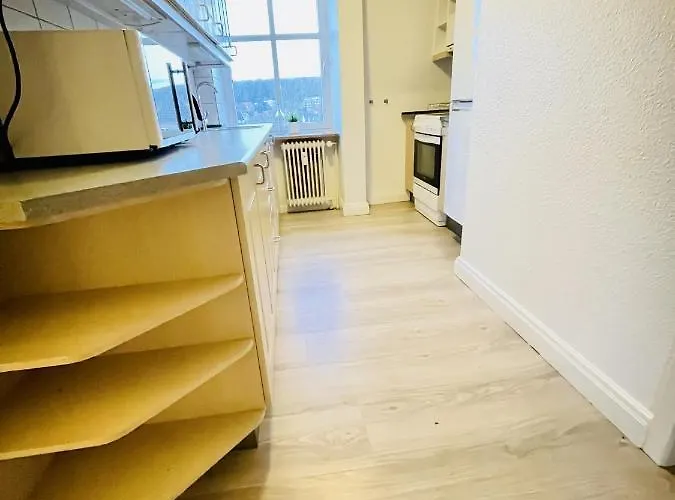 Apartment Aday - Modern 2 Bedroom Charming With Public Parking *