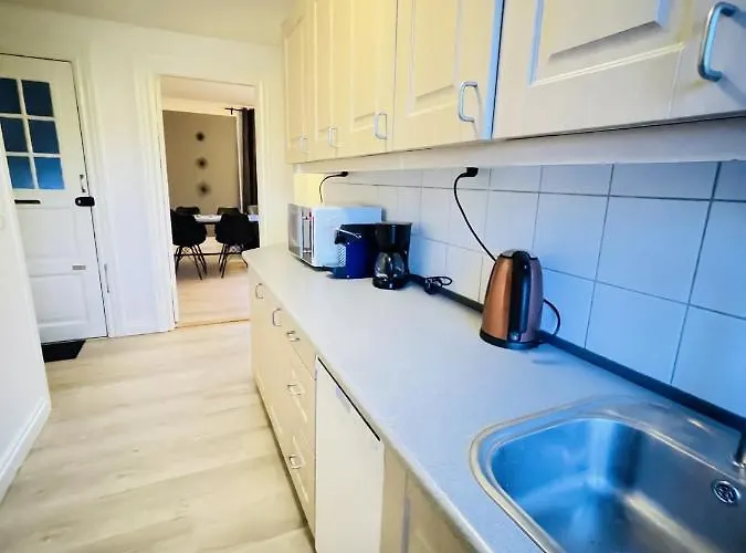 Aday - Modern 2 Bedroom Charming With Public Parking * Aalborg