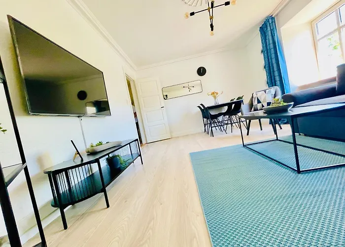 Aday - Modern 2 Bedroom Charming With Public Parking Apartment Aalborg