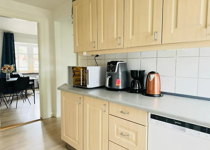 Apartment Aday - Modern 2 Bedroom Charming With Public Parking Aalborg